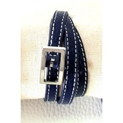 Bracelet en cuir triple tours avec boucle en métal rectangulaire