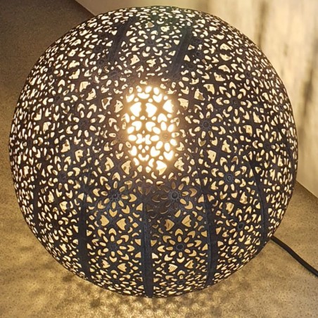 Lampe de table boule en métal
