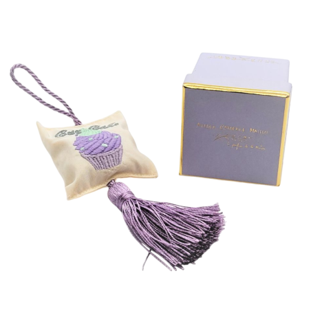 Coussin cupcake à parfumer avec pompon violet – Atelier Catherine Masson