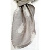 Foulard gris à motifs de scarabées