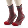 Chaussettes rayées asymétriques gris et rouge