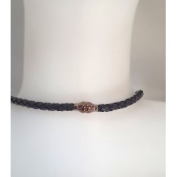 Collier en cordon tressé noir et pendentif rosace – Acier inoxydable finition or rose
