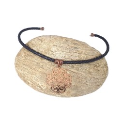 Collier en cordon tressé noir et pendentif rosace – Acier inoxydable finition or rose
