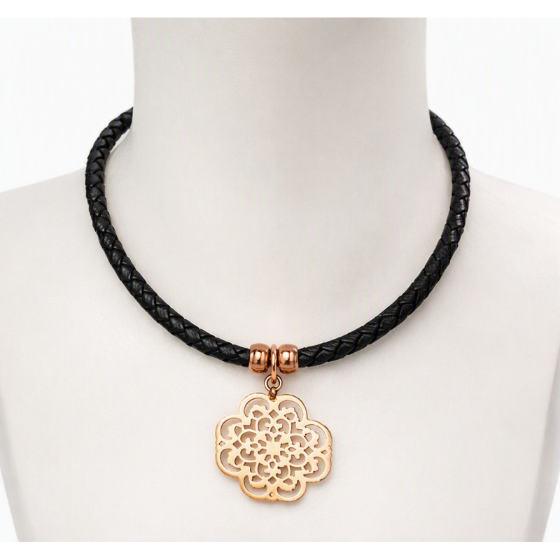 Collier en cordon tressé noir et pendentif rosace – Acier inoxydable finition or rose
