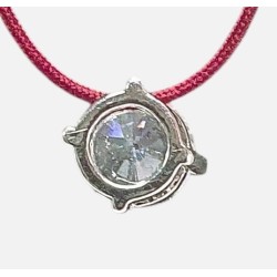 Collier ras-du-cou cordon rouge avec pendentif solitaire