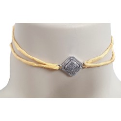 Collier ruban de satin avec...