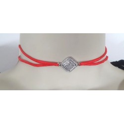 Collier ruban de satin avec pendentif carré