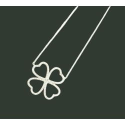Collier avec pendentif trèfle GM